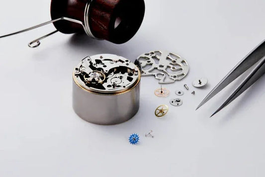 Mechanical watch service from CONTÉVANOU