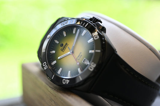 Green black automatic rubber watch from CONTÉVANOU