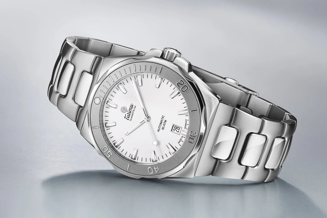 Silver automatic watch from CONTÉVANOU