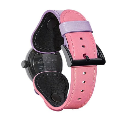 ピンクとパープルのレザーベルトが特徴的な腕時計、黒い尾錠付き、裏面から撮影