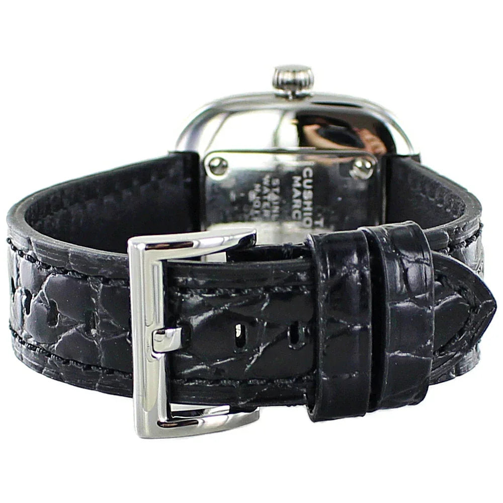 高級感あるクロコ型押し黒レザーベルトとシルバー尾錠の腕時計背面